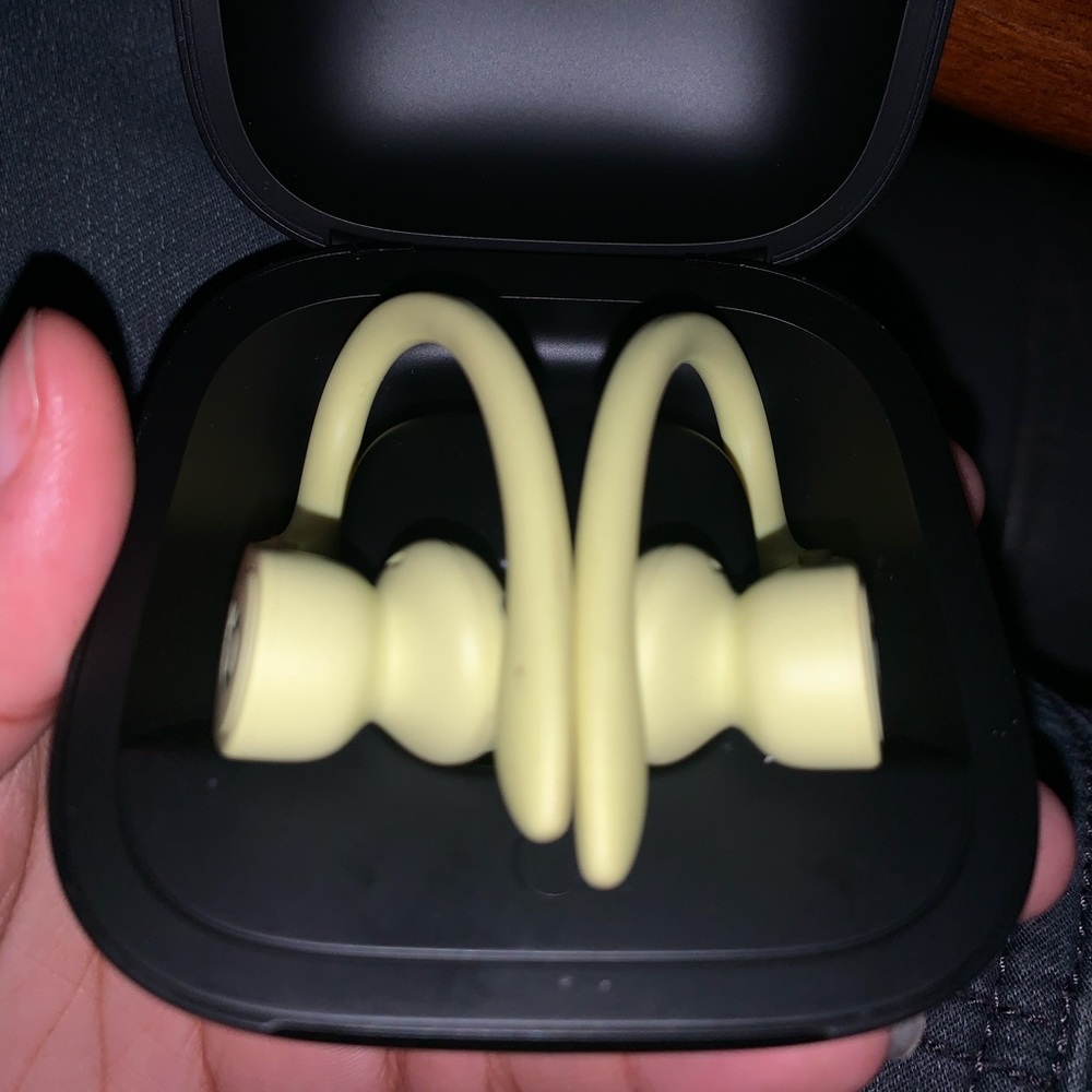 Beats Wireless power 2s